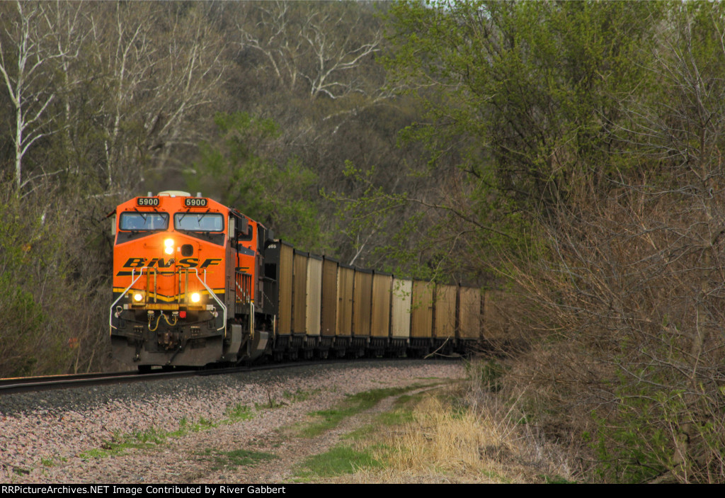 BNSF 5900